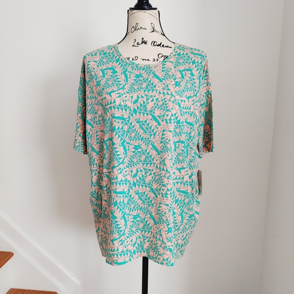 NWT LulaRoe Irma Aztec Geometric Tunic Top Short Sleeve XS - Picture 3 of 8